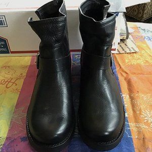 Womens Frye Veronica Black leather boot sz 7.5